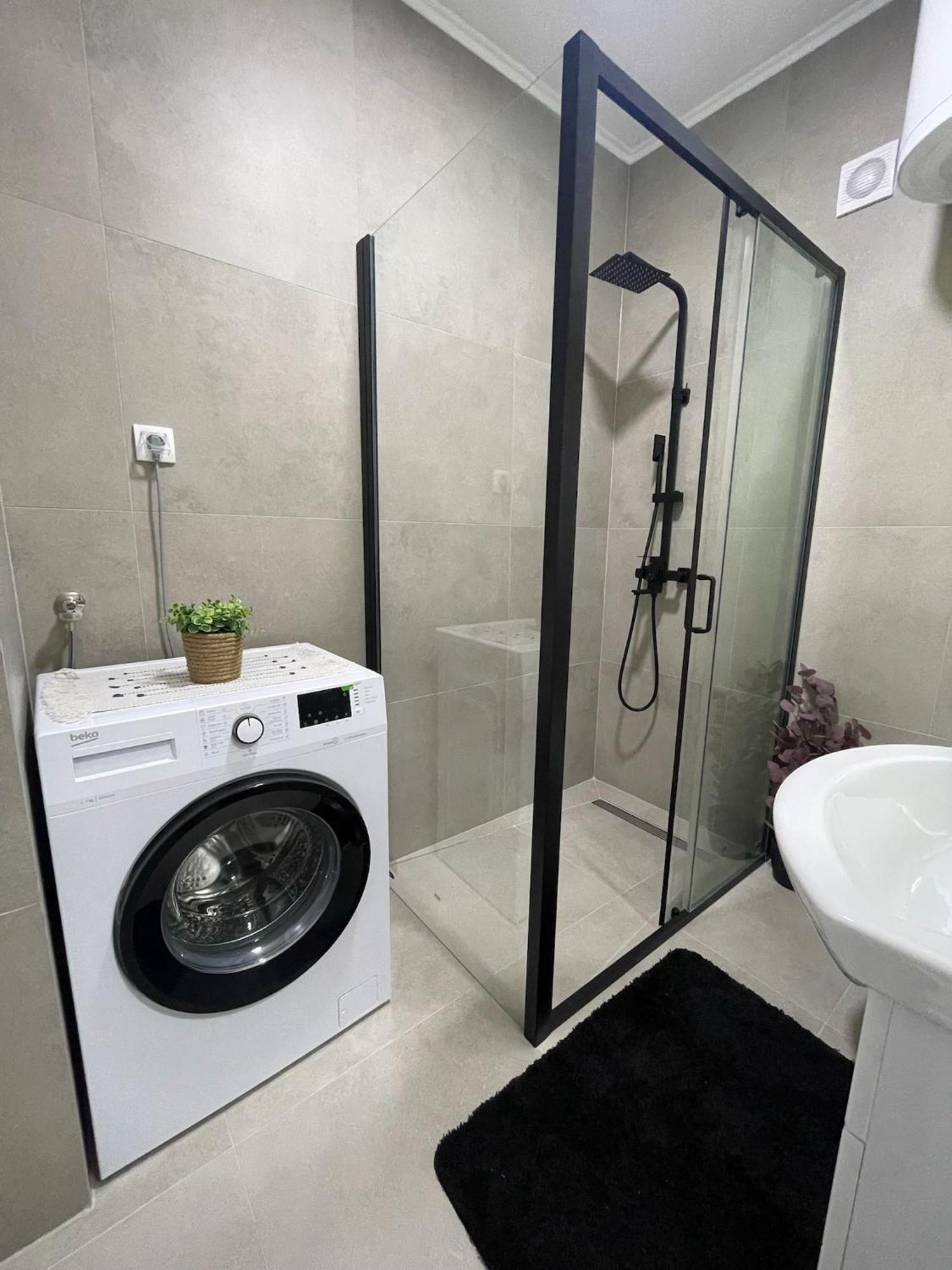 Apartman Avenia Novi Sad Esterno foto